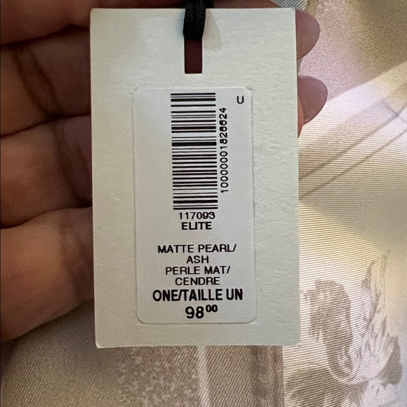 Old Money Aritzia Elite Scarf 100% Silk – Cream Color - Picture 7 of 7